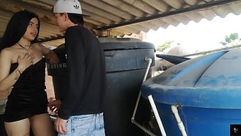 拉丁水管工的继女在黑...