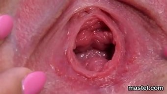 捷克小猫用性玩具自慰