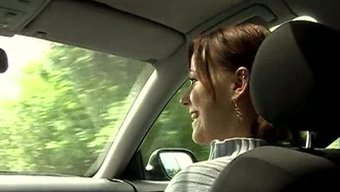 与真正的女孩自制色情...