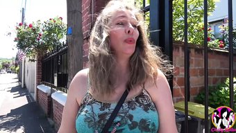 成熟的丰满熟女大胸部...