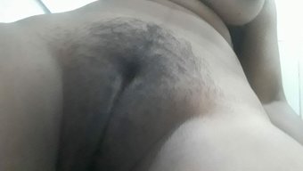 牛仔姿势,手指插入和高潮