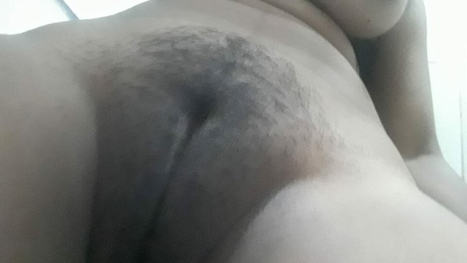 牛仔姿势,手指插入和高潮