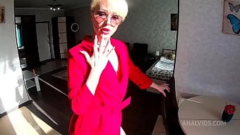 热辣的成熟女人把大鸡...