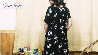 穿着内衣炫耀我的屁股