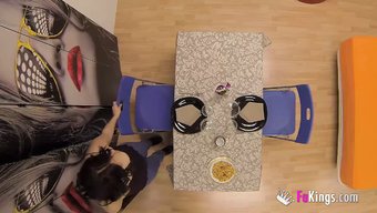 黑人男子与阿尔巴的少...