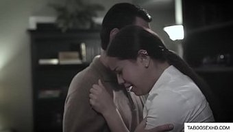 老师和学生参与口交和性交