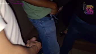 已婚女人参加换妻派对...