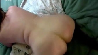 独自的女人用大屁股和...