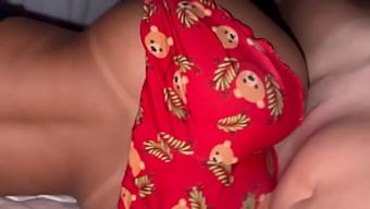 真正的业余妻子用她性...