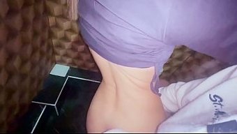 第一次在夜总会为这个...