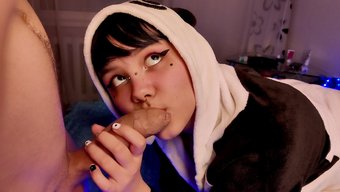 18+少女业余鸡巴游...