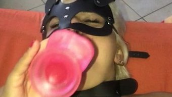 与一个兴奋的婊子进行...