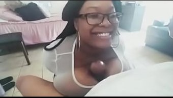 妻子在3秒内给人乳交...