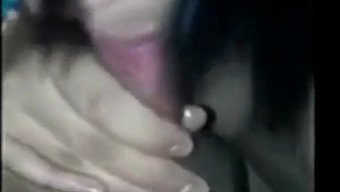 日本学生展示她的射精技巧