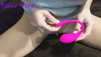 18岁的女孩在自慰过...