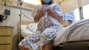 亚洲少女被她的大阴蒂...