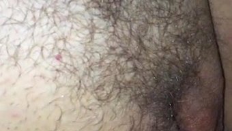业余妻子享受着假阳具