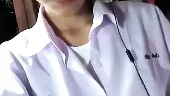 美丽的泰国女孩,大胸...