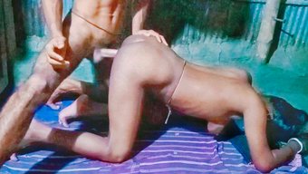 少女(18+)从后面被操