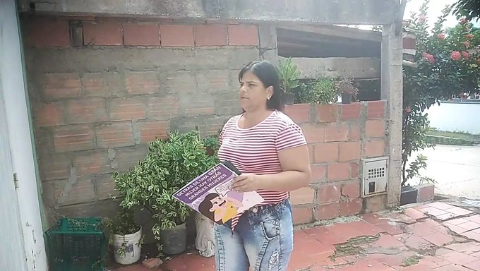少女在试镜中被继父批准肛交内射
