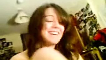 裸体女友在这个英国色...