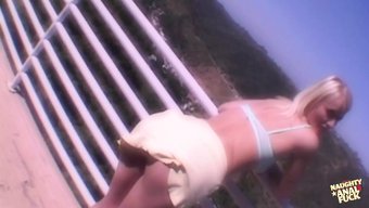 复古色情片:金发女郎...