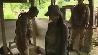 这个日本巨乳熟妇深喉...