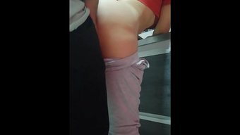 隐藏的相机情绪捕捉到...