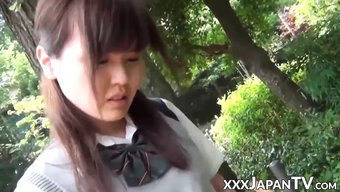 日本女学生穿着内裤享...