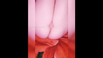 小粉色阴户湿润了,准...