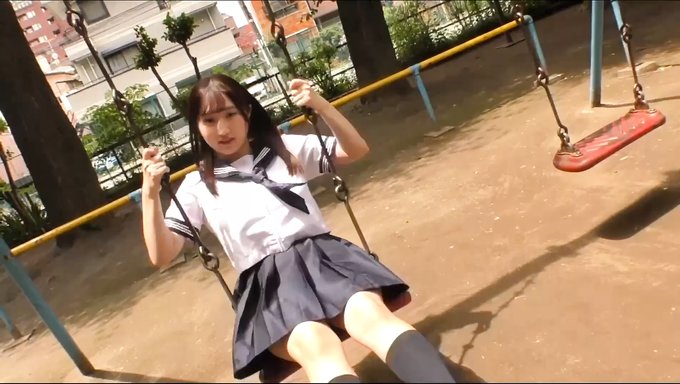 Tsugumi第一次与大学美女进行无套动作