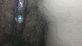 白点鸡巴在我的灌木丛里射精