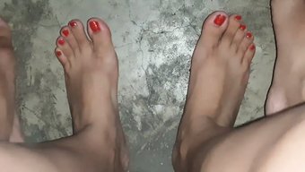 绿帽恋人:欧洲继兄弟...