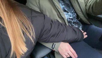 漂亮情侣的自制色情片...