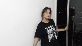同性恋少女从继妹那里...