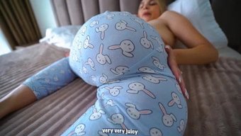 继母和继子在早晨变得...
