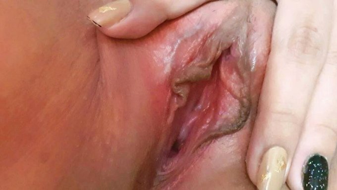 紧身阴道的业余女人提供口交和肛交