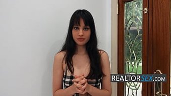 少女美女回到教授家狂...