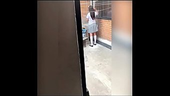 青少年大学生和我一起...