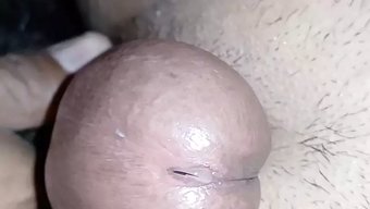 毛茸茸的18岁少女在...
