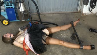 穿着长筒袜的大胸部吸吮