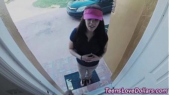 真正的少女接受了一口精液