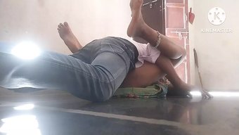 印度夫妇享受69的家...