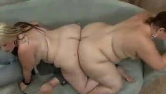 大屁股婊子荡妇坐在脸上