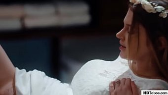 女同性恋婚礼变成了与...