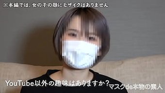 与银发大学新生进行两...
