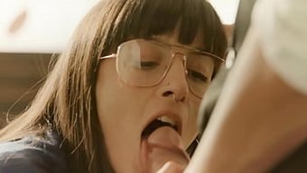 大胸部的拉丁美女在这...