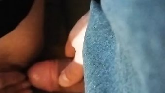 柔软的宝贝在紧绷的阴...
