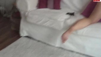 年轻奴隶的公共肛交羞辱