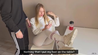 少女女友的叛逆行为导...